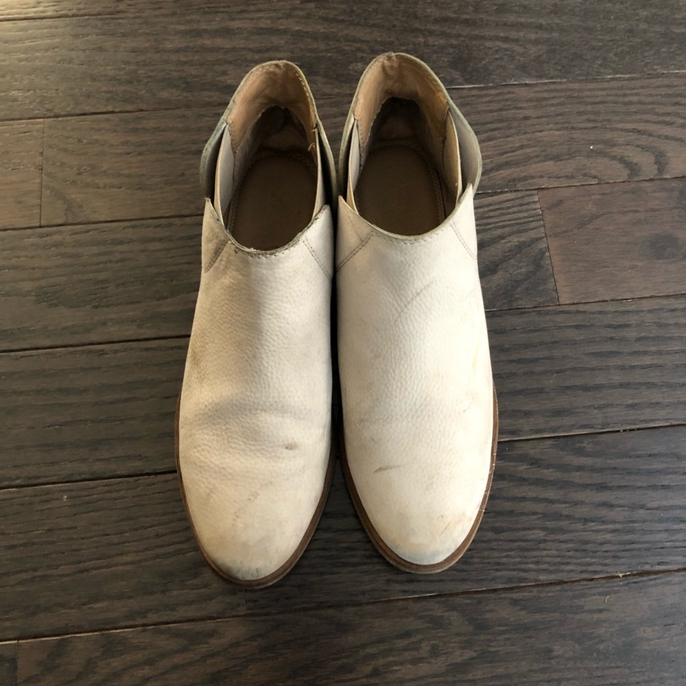 Splendid cream booties